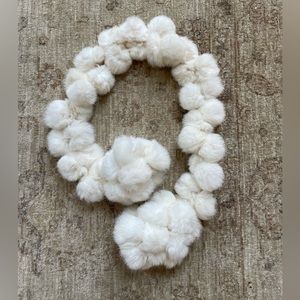 Unique fur scarf, white.
